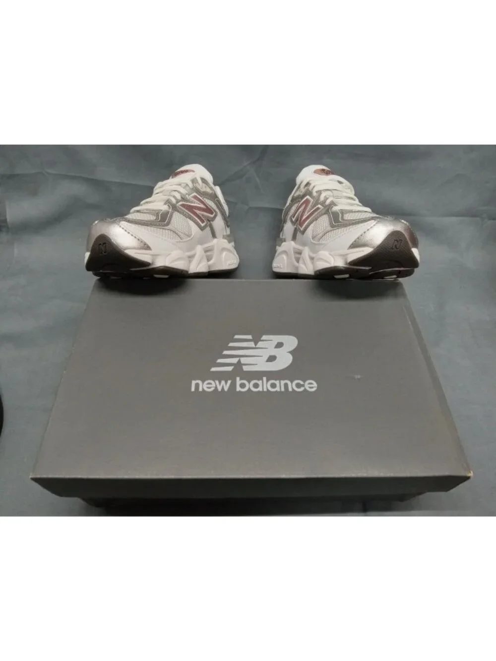 New Balance 9060 (GS) Sneakers G9060S82T White Pink Girls Size 4.5 NEW IN BOX!